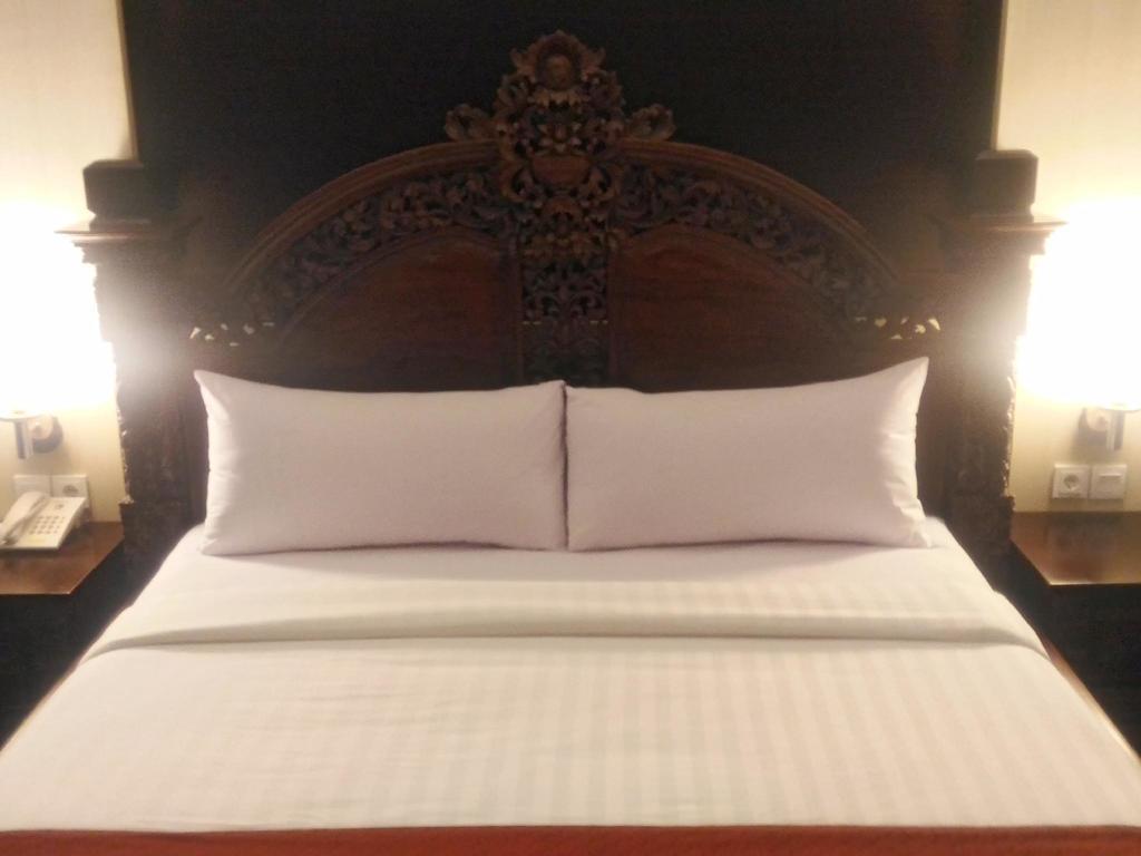 Grand Puri Saron Yogyakarta Ξενοδοχείο Εξωτερικό φωτογραφία
