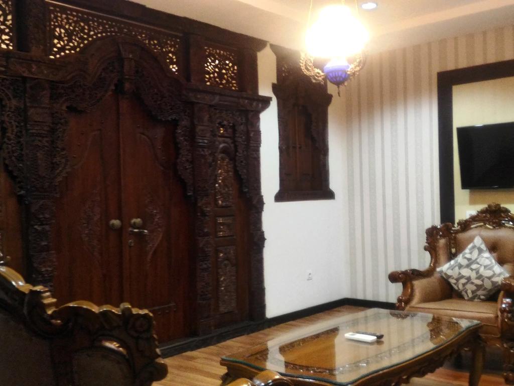 Grand Puri Saron Yogyakarta Ξενοδοχείο Εξωτερικό φωτογραφία