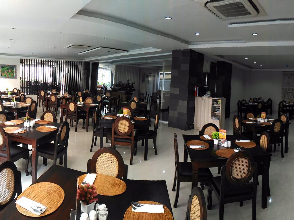 Grand Puri Saron Yogyakarta Ξενοδοχείο Εξωτερικό φωτογραφία