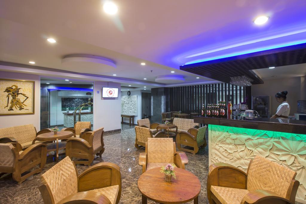 Grand Puri Saron Yogyakarta Ξενοδοχείο Εξωτερικό φωτογραφία