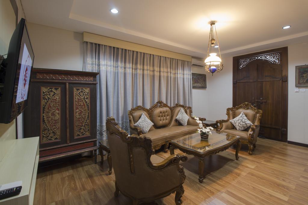 Grand Puri Saron Yogyakarta Ξενοδοχείο Εξωτερικό φωτογραφία