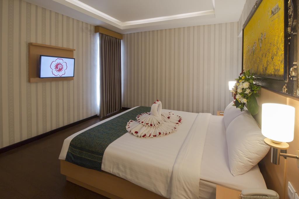 Grand Puri Saron Yogyakarta Ξενοδοχείο Εξωτερικό φωτογραφία