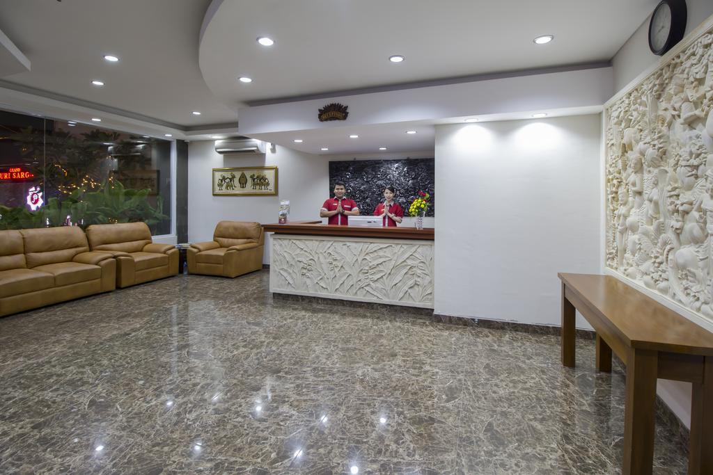 Grand Puri Saron Yogyakarta Ξενοδοχείο Εξωτερικό φωτογραφία