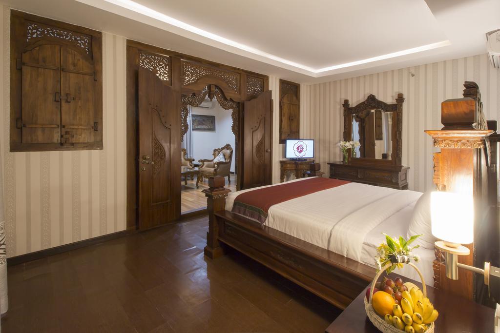 Grand Puri Saron Yogyakarta Ξενοδοχείο Εξωτερικό φωτογραφία