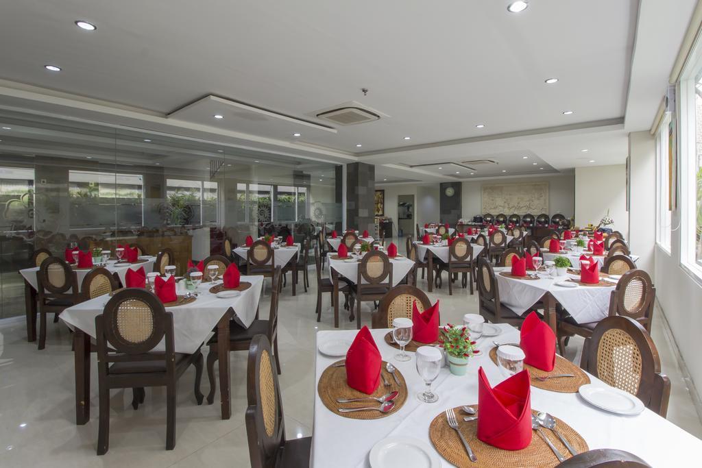 Grand Puri Saron Yogyakarta Ξενοδοχείο Εξωτερικό φωτογραφία