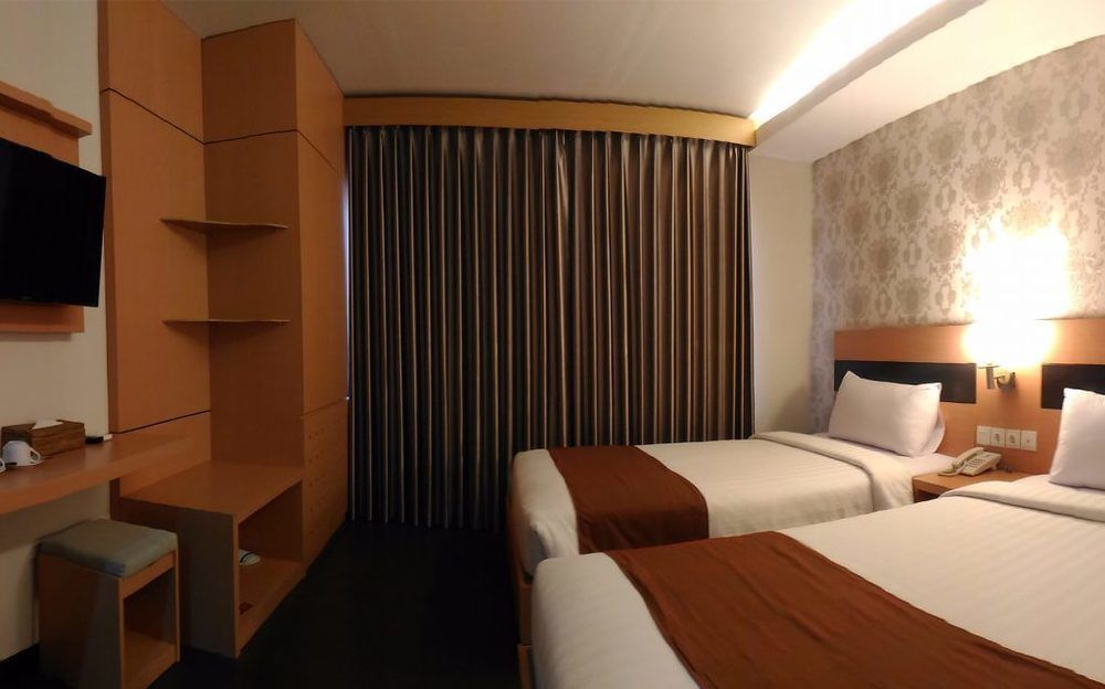Grand Puri Saron Yogyakarta Ξενοδοχείο Εξωτερικό φωτογραφία